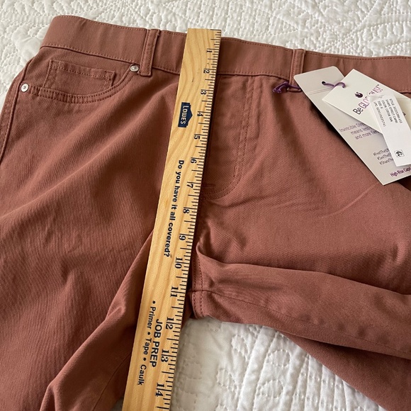 Womens Gloria Vanderbilt Shape Effect Pull On High Rise Capri Pants - Picture 9 of 13